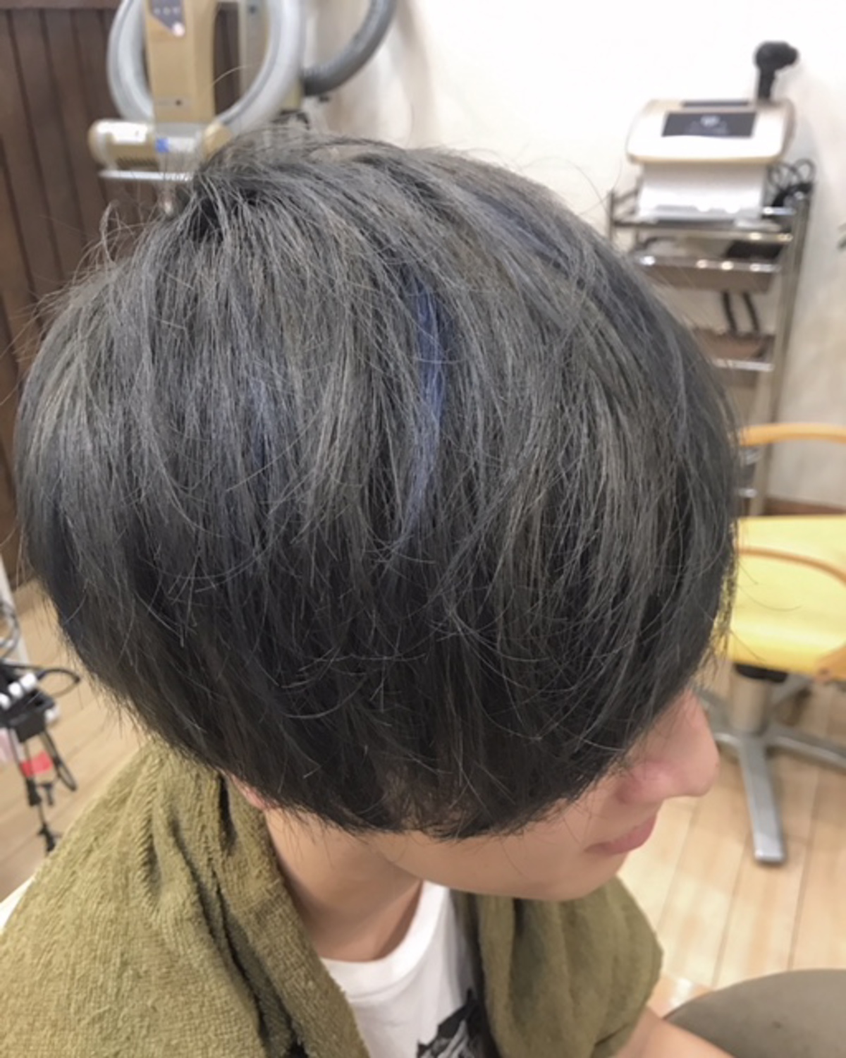 シルバーアッシュ ブルーメッシュ 茨城県古河市にある美容室 Hair Make Ao 髪と頭皮のトリートメント